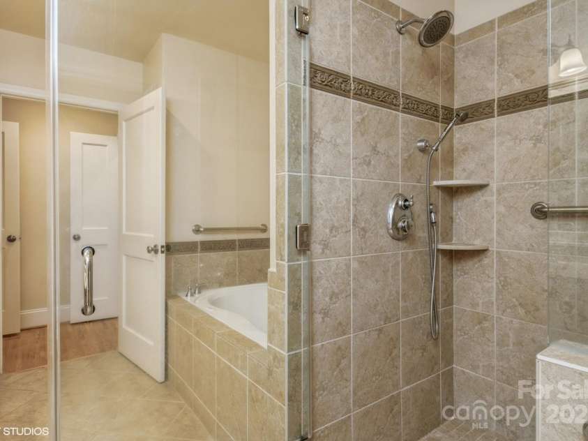 2125 Shenandoah Avenue, Charlotte, NC 28205.  MLS# CAR4221722, YatesRealty ID 8497. 