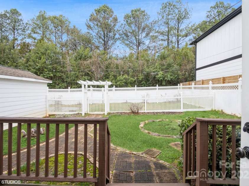 2125 Shenandoah Avenue, Charlotte, NC 28205.  MLS# CAR4221722, YatesRealty ID 8497. 