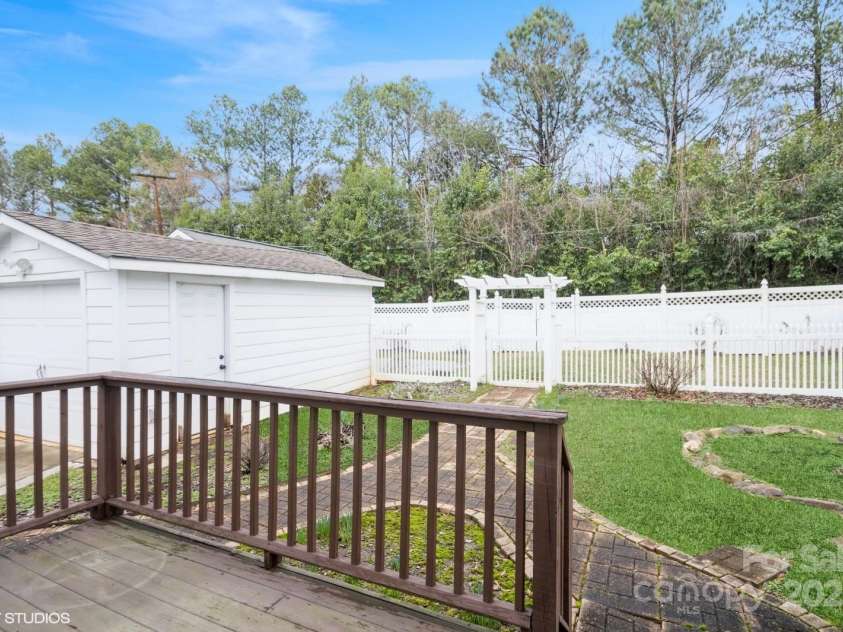 2125 Shenandoah Avenue, Charlotte, NC 28205.  MLS# CAR4221722, YatesRealty ID 8497. 