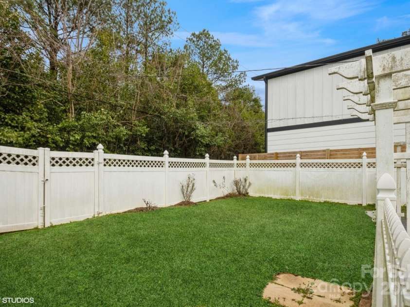 2125 Shenandoah Avenue, Charlotte, NC 28205.  MLS# CAR4221722, YatesRealty ID 8497. 