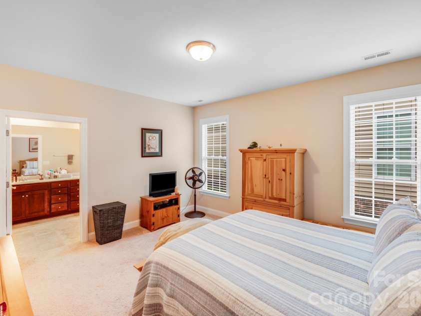 11135 Bailey Park Nature Drive, Cornelius, NC 28031.  MLS# CAR4332152, YatesRealty ID 8498. 