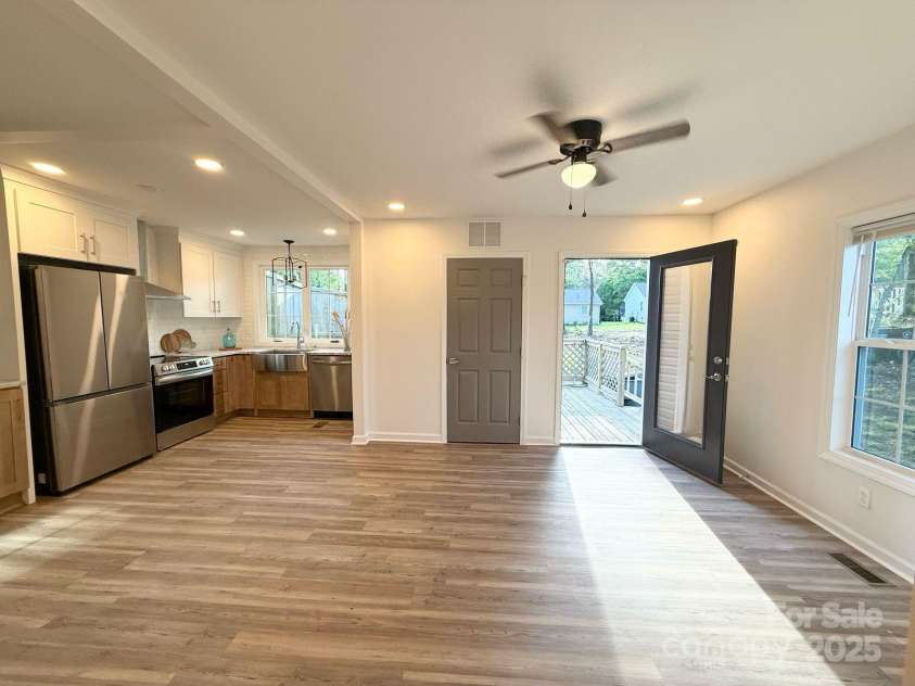 401 Baker Street, Gastonia, NC 28052.  MLS# CAR4247193, YatesRealty ID 8498. Dining/Kitchen