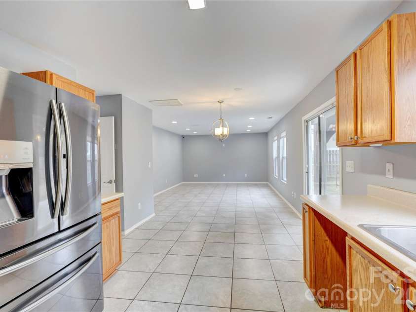 4024 Larkhaven Village Drive, Charlotte, NC 28215.  MLS# CAR4335131, YatesRealty ID 8499. 