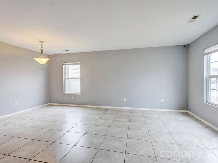 4024 Larkhaven Village Drive, Charlotte, NC 28215.  MLS# CAR4335131, YatesRealty ID 8499. 