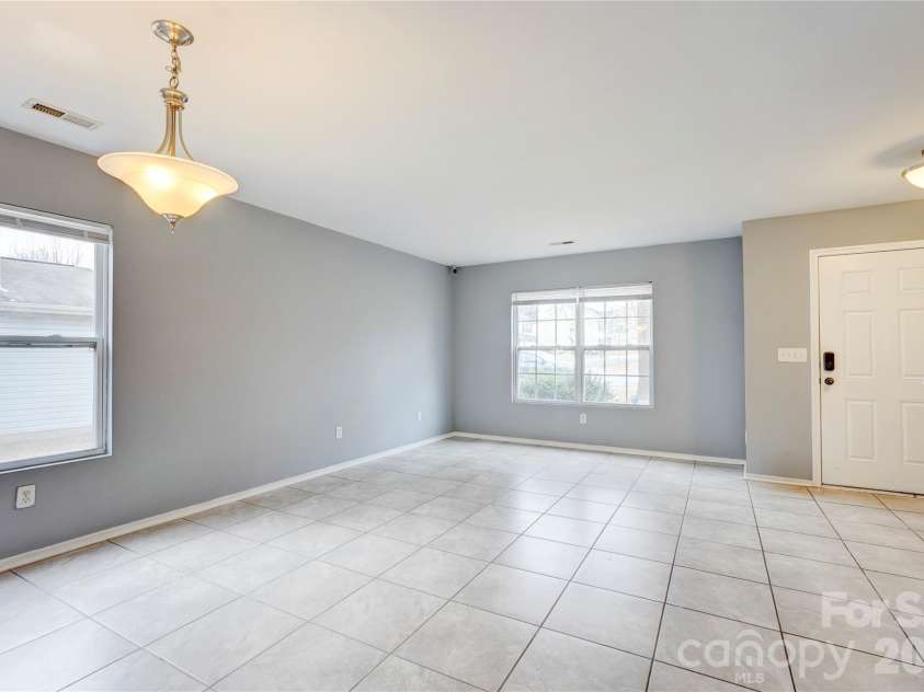4024 Larkhaven Village Drive, Charlotte, NC 28215.  MLS# CAR4335131, YatesRealty ID 8499. 