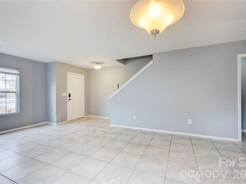 4024 Larkhaven Village Drive, Charlotte, NC 28215.  MLS# CAR4335131, YatesRealty ID 8499. 
