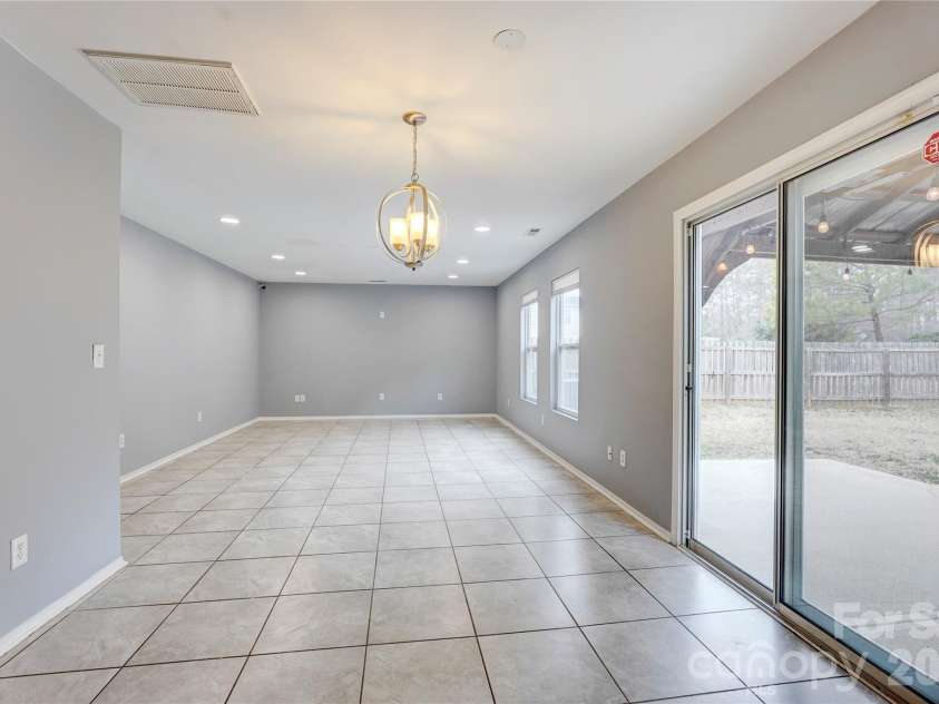 4024 Larkhaven Village Drive, Charlotte, NC 28215.  MLS# CAR4335131, YatesRealty ID 8499. 