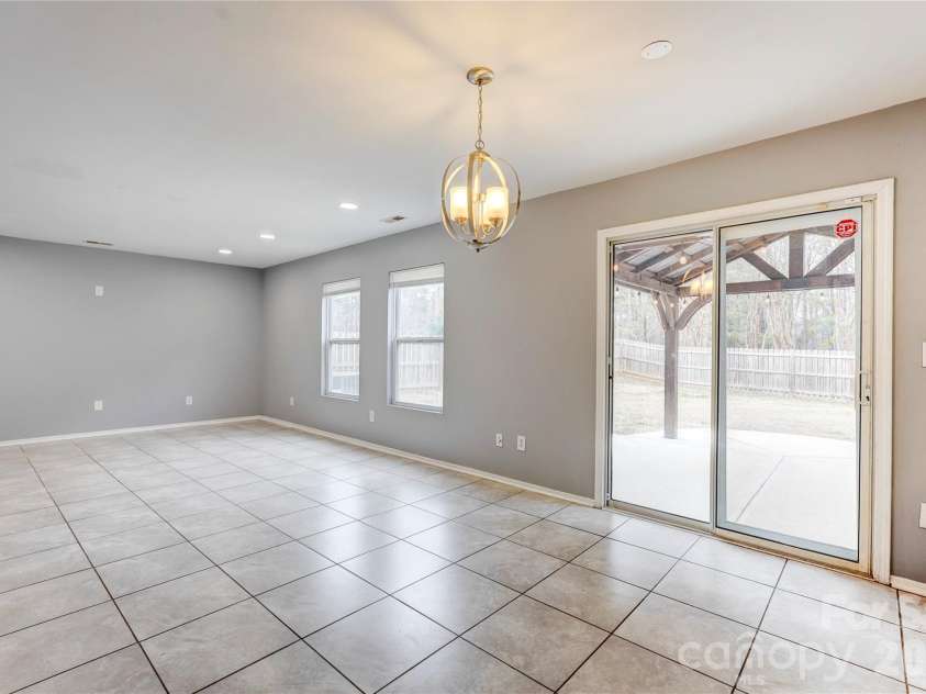 4024 Larkhaven Village Drive, Charlotte, NC 28215.  MLS# CAR4335131, YatesRealty ID 8499. 
