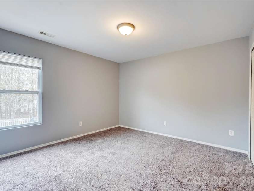 4024 Larkhaven Village Drive, Charlotte, NC 28215.  MLS# CAR4335131, YatesRealty ID 8499. 