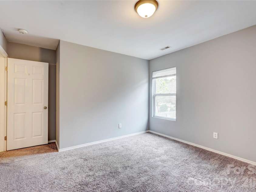 4024 Larkhaven Village Drive, Charlotte, NC 28215.  MLS# CAR4335131, YatesRealty ID 8499. 