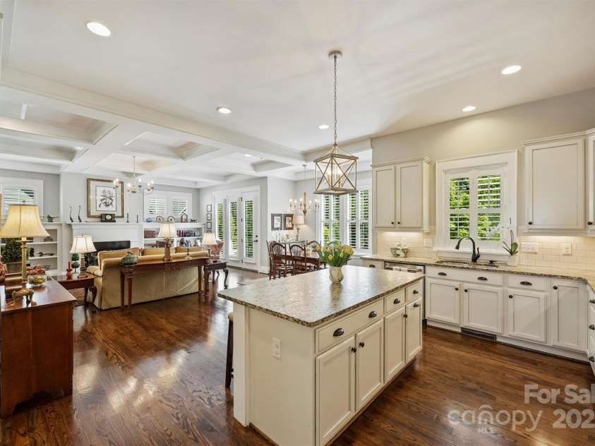 727 Bluff Loop Road, Rock Hill, SC 29730.  MLS# CAR4244133, YatesRealty ID 8499. Kitchen