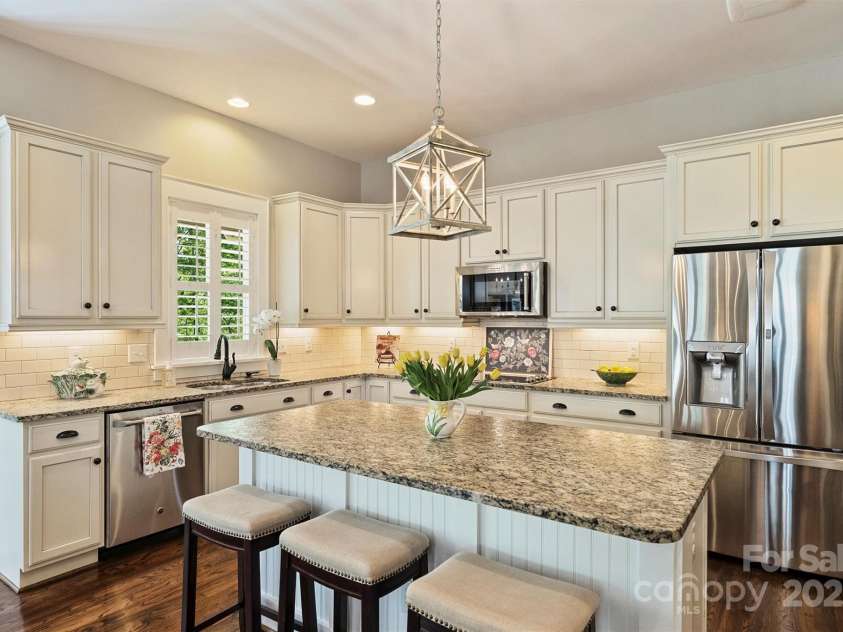 727 Bluff Loop Road, Rock Hill, SC 29730.  MLS# CAR4244133, YatesRealty ID 8499. Kitchen