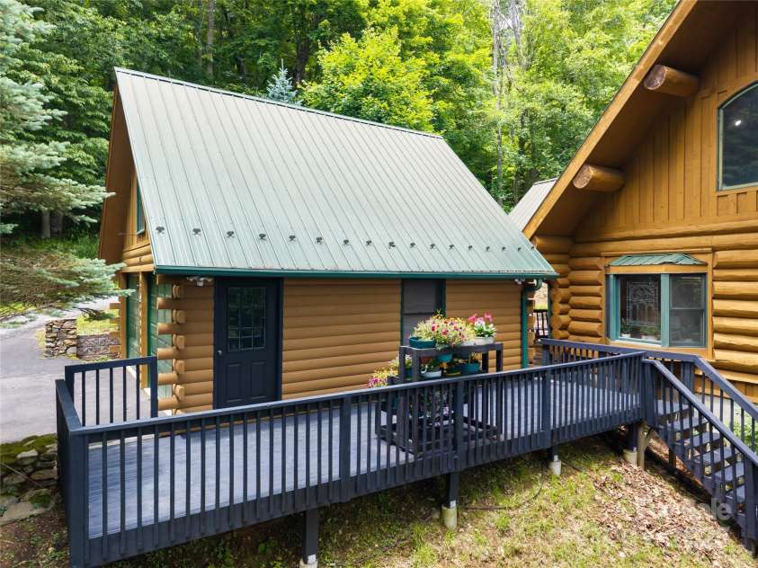 205 Chestnut Village, Mars Hill, NC 28754.  MLS# CAR4273023, YatesRealty ID 85. 