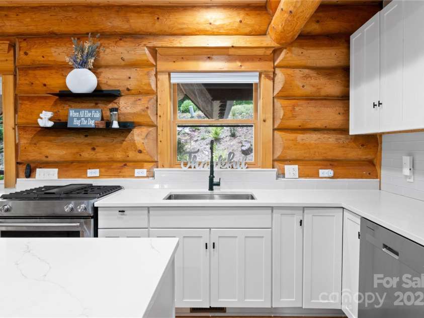 205 Chestnut Village, Mars Hill, NC 28754.  MLS# CAR4273023, YatesRealty ID 85. 