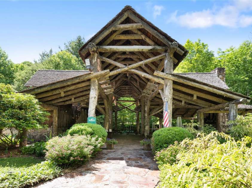 205 Chestnut Village, Mars Hill, NC 28754.  MLS# CAR4273023, YatesRealty ID 85. Gathering area at Village Club