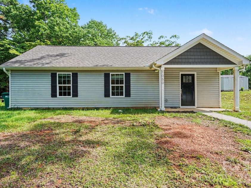 1050 Rush Street, Albemarle, NC 28001.  MLS# CAR4277361, YatesRealty ID 850. 