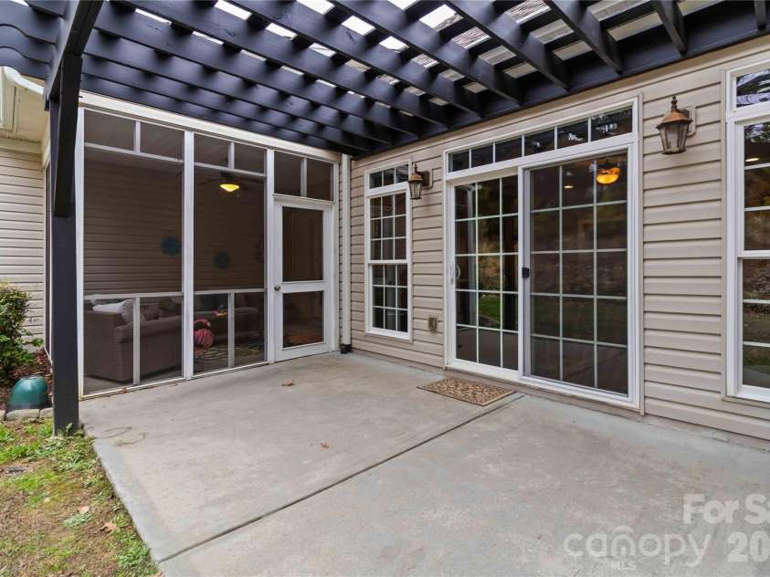 345 Clarendon Estates Drive, Clover, SC 29710.  MLS# CAR4337177, YatesRealty ID 8500. 