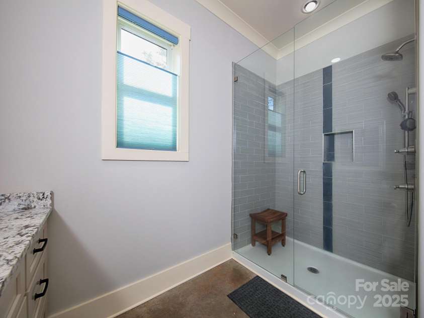 3528 Thunder Road, Maiden, NC 28650.  MLS# CAR4221634, YatesRealty ID 8500. First Floor Bedroom