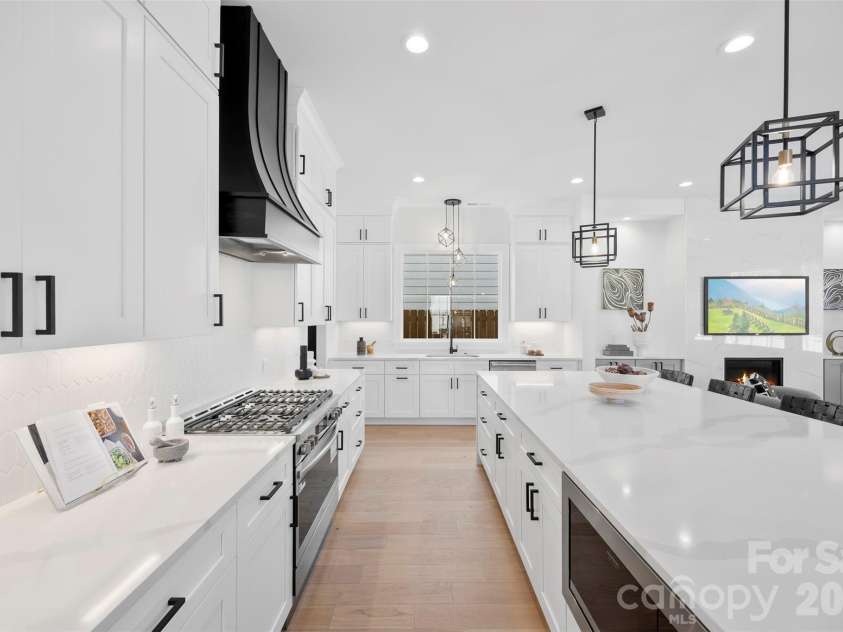 2033 South Street, Charlotte, NC 28208.  MLS# CAR4338302, YatesRealty ID 8501. 