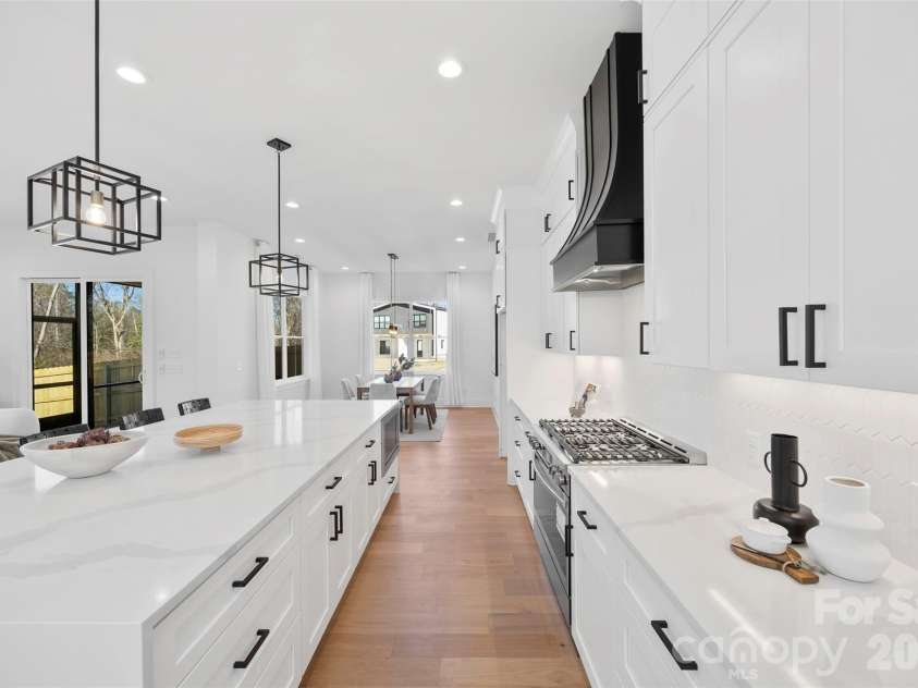 2033 South Street, Charlotte, NC 28208.  MLS# CAR4338302, YatesRealty ID 8501. 
