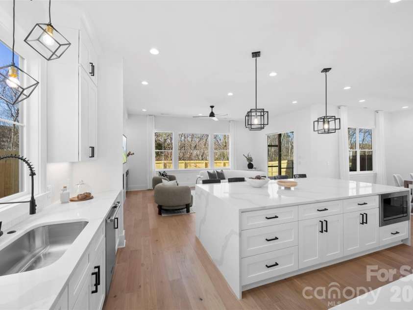 2033 South Street, Charlotte, NC 28208.  MLS# CAR4338302, YatesRealty ID 8501. 