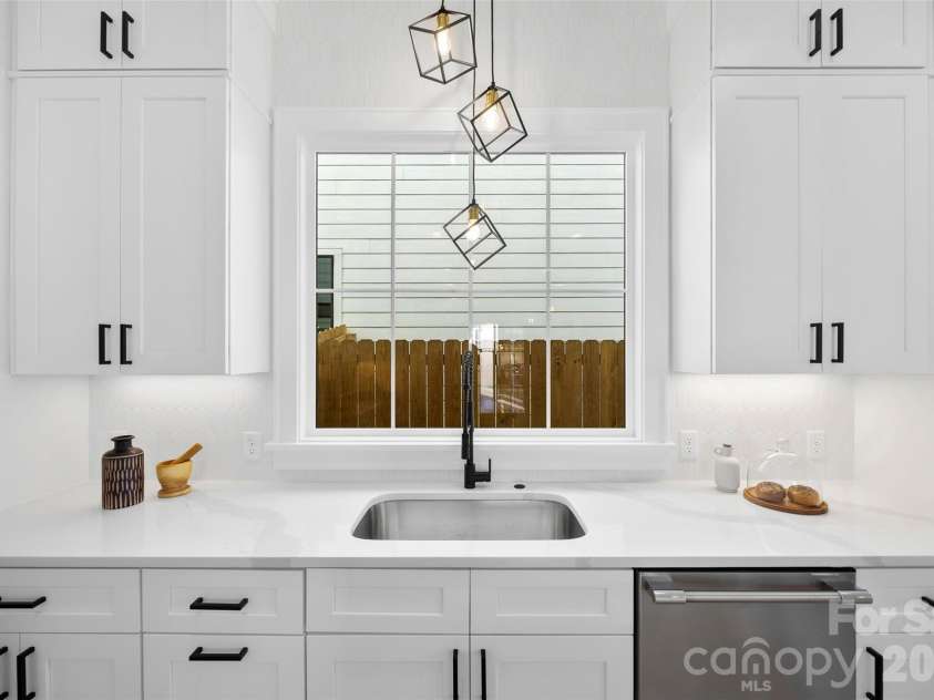 2033 South Street, Charlotte, NC 28208.  MLS# CAR4338302, YatesRealty ID 8501. 