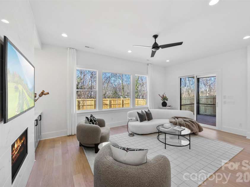 2033 South Street, Charlotte, NC 28208.  MLS# CAR4338302, YatesRealty ID 8501. 