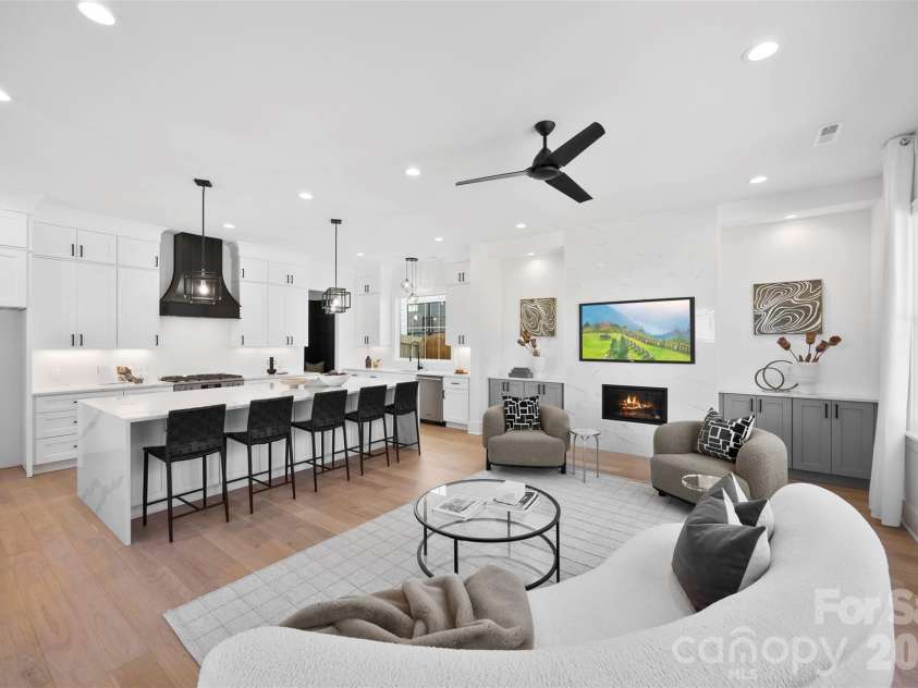 2033 South Street, Charlotte, NC 28208.  MLS# CAR4338302, YatesRealty ID 8501. 