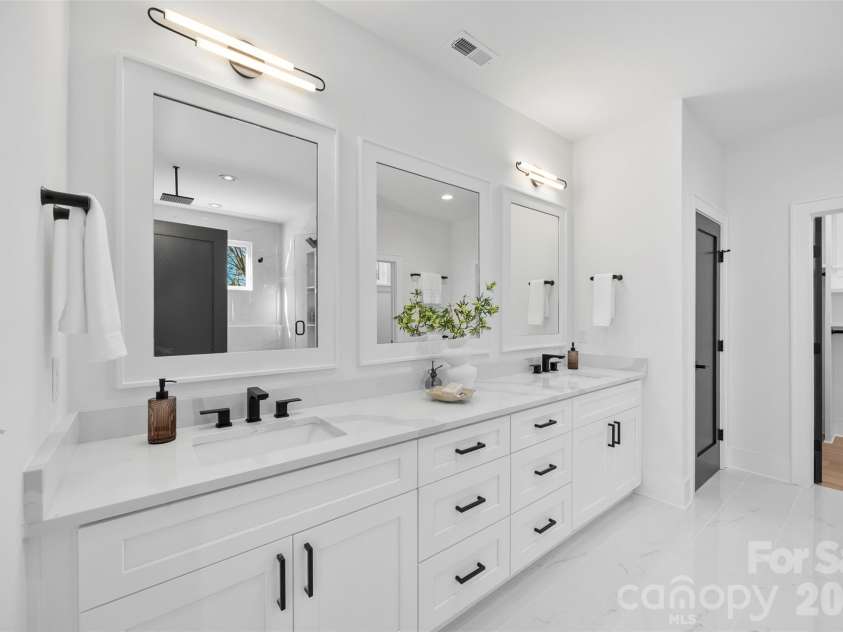 2033 South Street, Charlotte, NC 28208.  MLS# CAR4338302, YatesRealty ID 8501. 