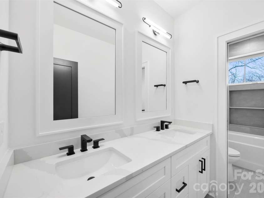 2033 South Street, Charlotte, NC 28208.  MLS# CAR4338302, YatesRealty ID 8501. 