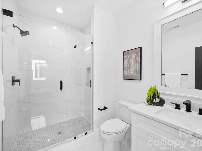 2033 South Street, Charlotte, NC 28208.  MLS# CAR4338302, YatesRealty ID 8501. 