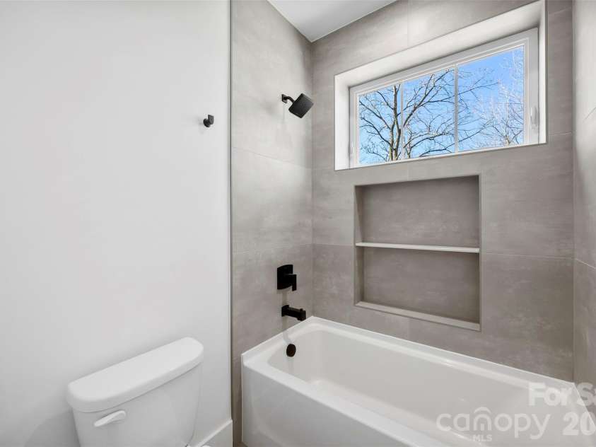 2033 South Street, Charlotte, NC 28208.  MLS# CAR4338302, YatesRealty ID 8501. 