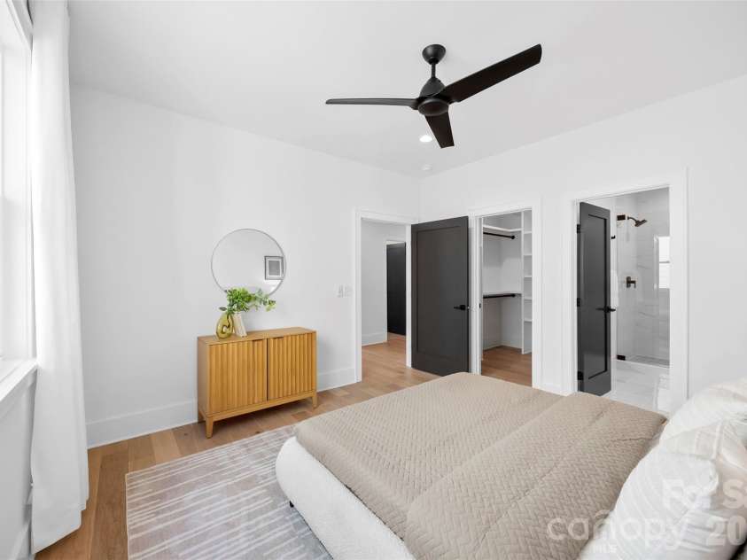 2033 South Street, Charlotte, NC 28208.  MLS# CAR4338302, YatesRealty ID 8501. 