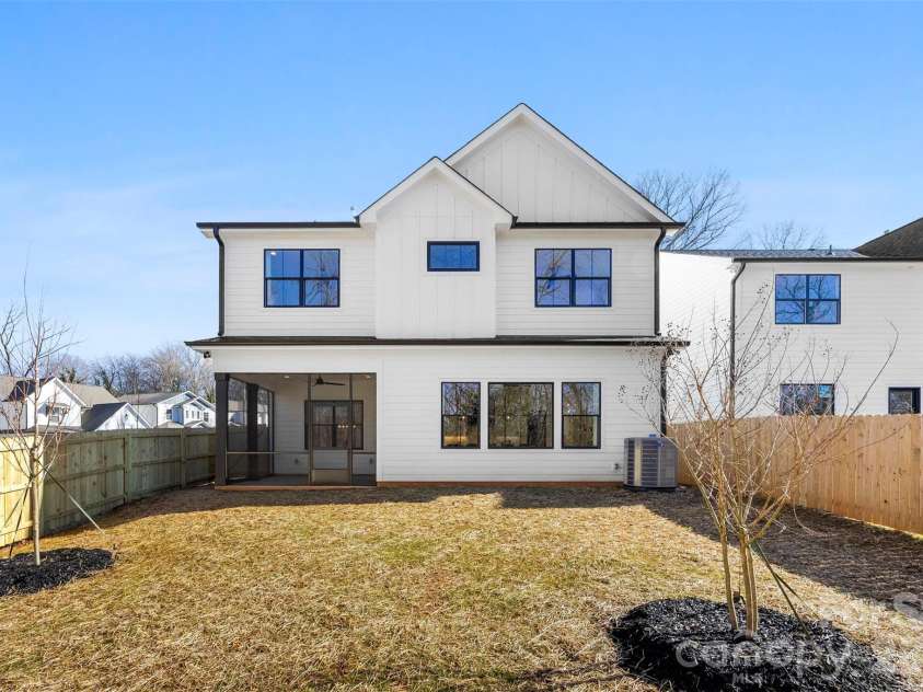 2033 South Street, Charlotte, NC 28208.  MLS# CAR4338302, YatesRealty ID 8501. 