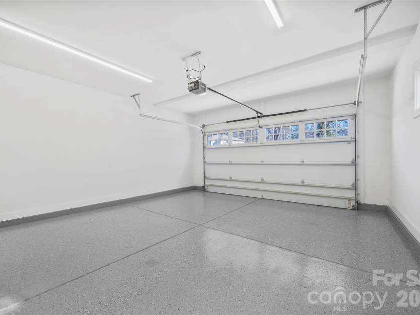 2033 South Street, Charlotte, NC 28208.  MLS# CAR4338302, YatesRealty ID 8501. 