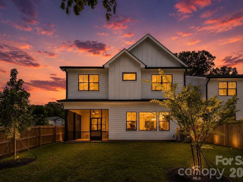 2033 South Street, Charlotte, NC 28208.  MLS# CAR4408200, YatesRealty ID 8501. Backyard with Privacy Fence