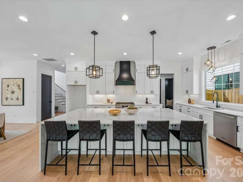 2033 South Street, Charlotte, NC 28208.  MLS# CAR4408200, YatesRealty ID 8501. Kitchen