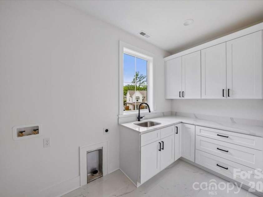 2033 South Street, Charlotte, NC 28208.  MLS# CAR4408200, YatesRealty ID 8501. Laundry Room