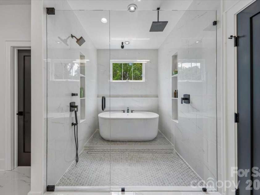 2033 South Street, Charlotte, NC 28208.  MLS# CAR4408200, YatesRealty ID 8501. Primary Bathroom