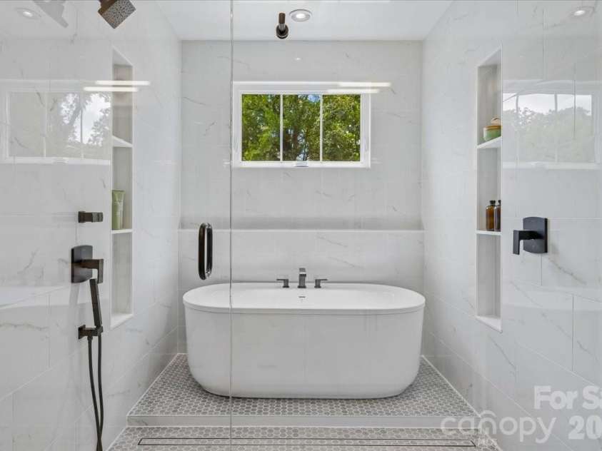 2033 South Street, Charlotte, NC 28208.  MLS# CAR4408200, YatesRealty ID 8501. Primary Bathroom