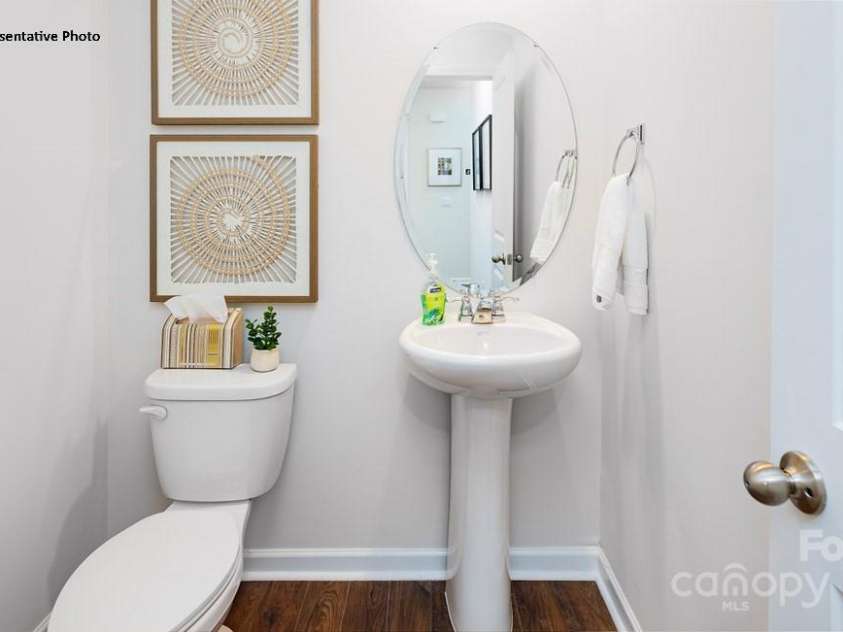 1386 6th Street, Hickory, NC 28601.  MLS# CAR4217235, YatesRealty ID 8502. 