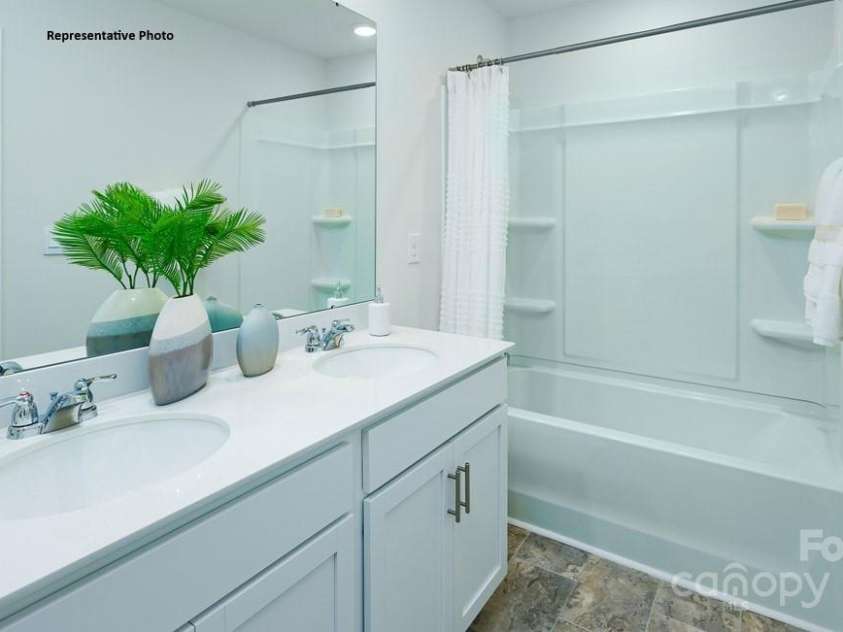 1386 6th Street, Hickory, NC 28601.  MLS# CAR4217235, YatesRealty ID 8502. 