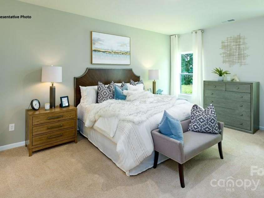 1386 6th Street, Hickory, NC 28601.  MLS# CAR4217235, YatesRealty ID 8502. 