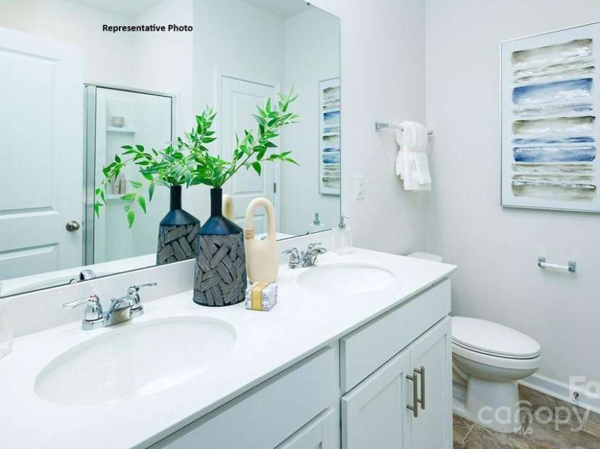 1386 6th Street, Hickory, NC 28601.  MLS# CAR4217235, YatesRealty ID 8502. 