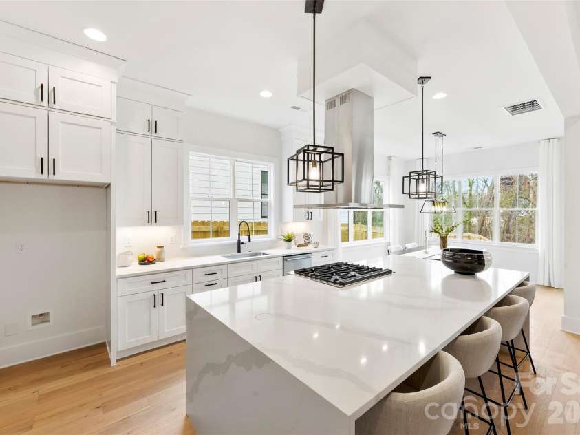 2025 South Street, Charlotte, NC 28208.  MLS# CAR4345630, YatesRealty ID 8502. 