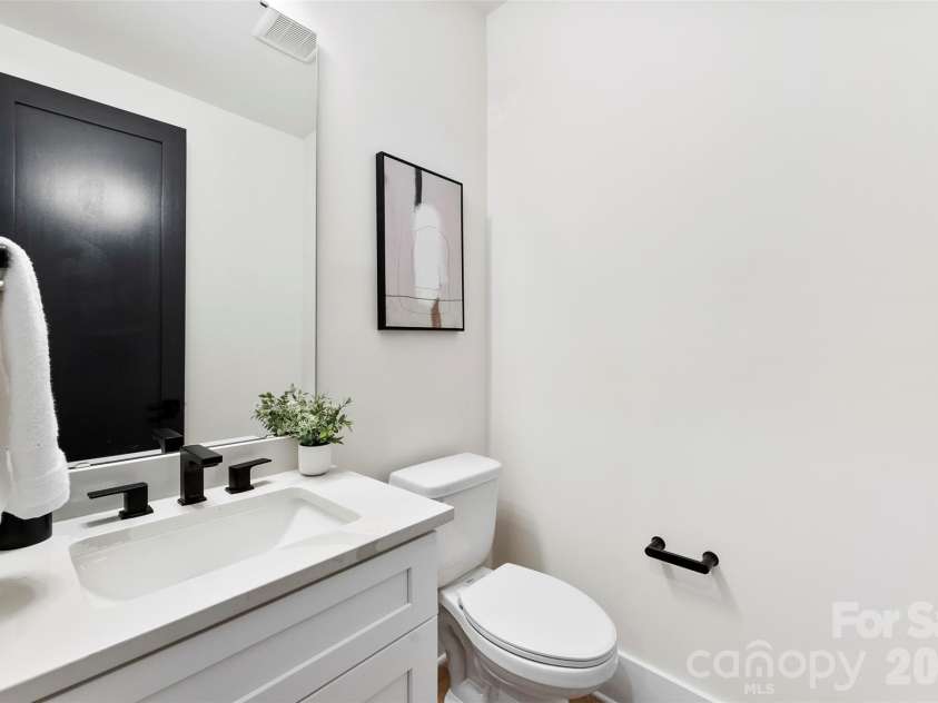2025 South Street, Charlotte, NC 28208.  MLS# CAR4345630, YatesRealty ID 8502. Half Bathrooom
