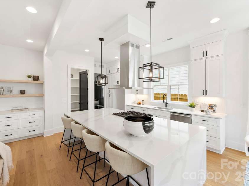 2025 South Street, Charlotte, NC 28208.  MLS# CAR4345630, YatesRealty ID 8502. Kitchen