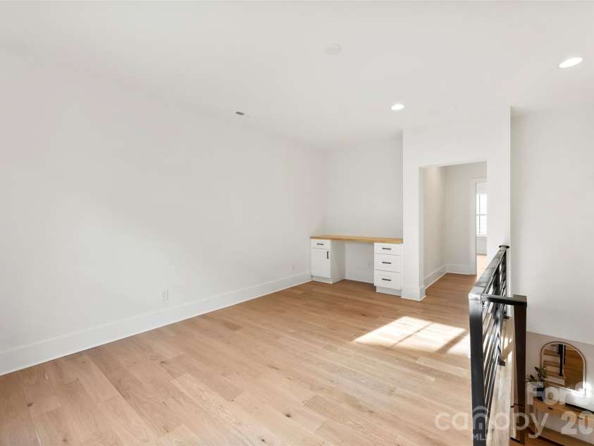 2025 South Street, Charlotte, NC 28208.  MLS# CAR4345630, YatesRealty ID 8502. Loft Area
