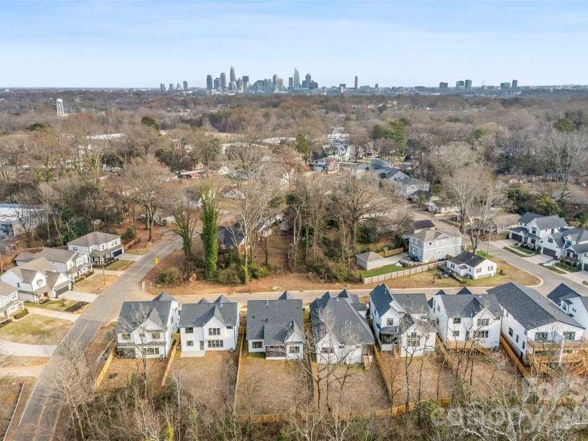 2025 South Street, Charlotte, NC 28208.  MLS# CAR4345630, YatesRealty ID 8502. Miniutes from Uptown