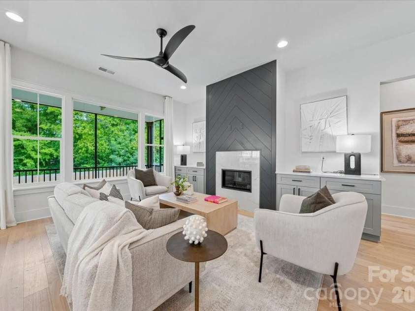2025 South Street, Charlotte, NC 28208.  MLS# CAR4414737, YatesRealty ID 8502. 
